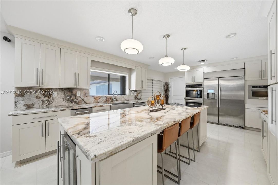 На продажу: $1,399,900 (5 спален, 3 ванн, 3772 Квадратных фут)