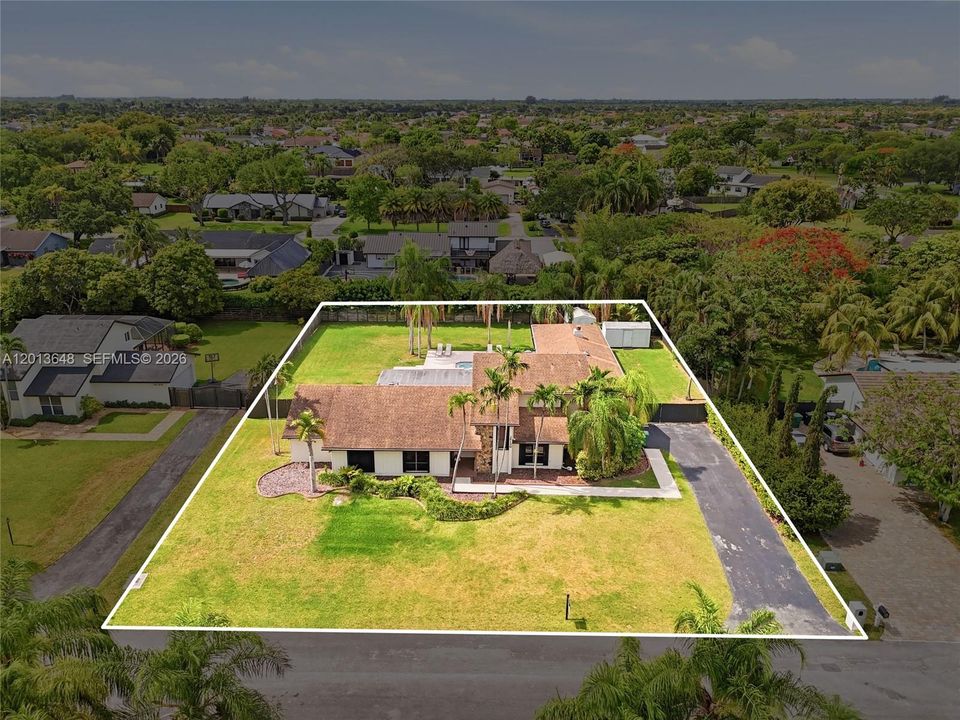 На продажу: $1,399,900 (5 спален, 3 ванн, 3772 Квадратных фут)