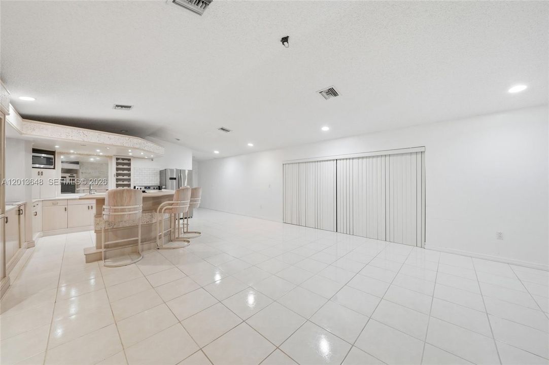 На продажу: $1,399,900 (5 спален, 3 ванн, 3772 Квадратных фут)