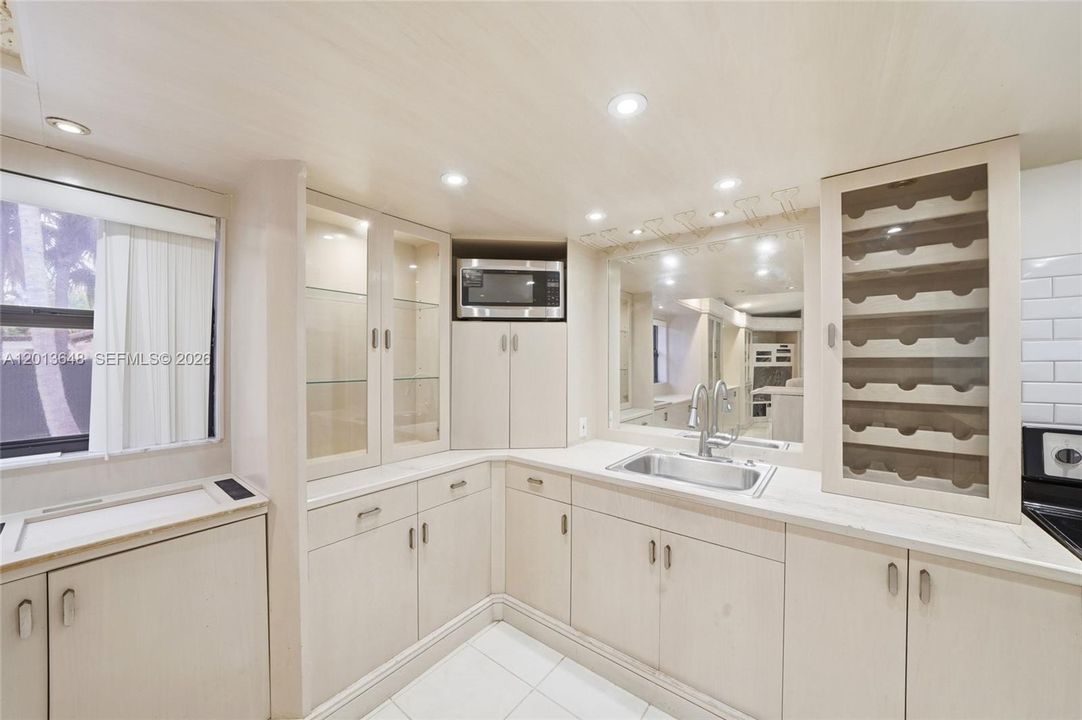 На продажу: $1,399,900 (5 спален, 3 ванн, 3772 Квадратных фут)