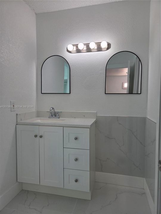 En Venta: $215,000 (2 camas, 1 baños, 1075 Pies cuadrados)