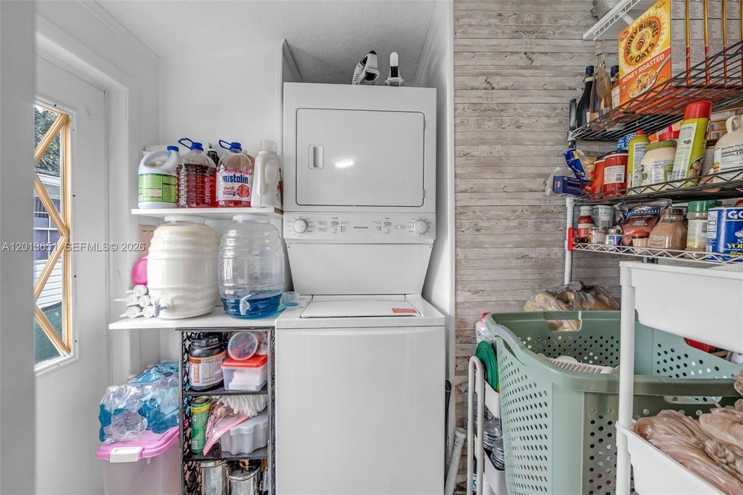 На продажу: $269,000 (3 спален, 2 ванн, 1170 Квадратных фут)
