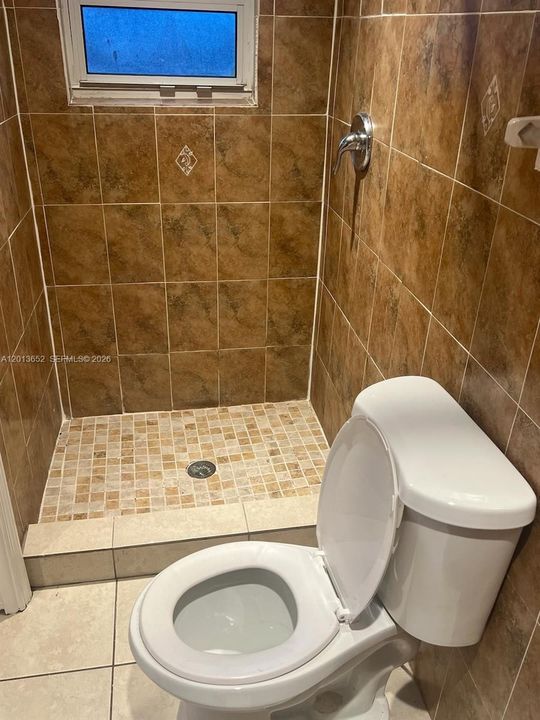 For Rent: $1,100 (1 beds, 1 baths, 2082 Square Feet)