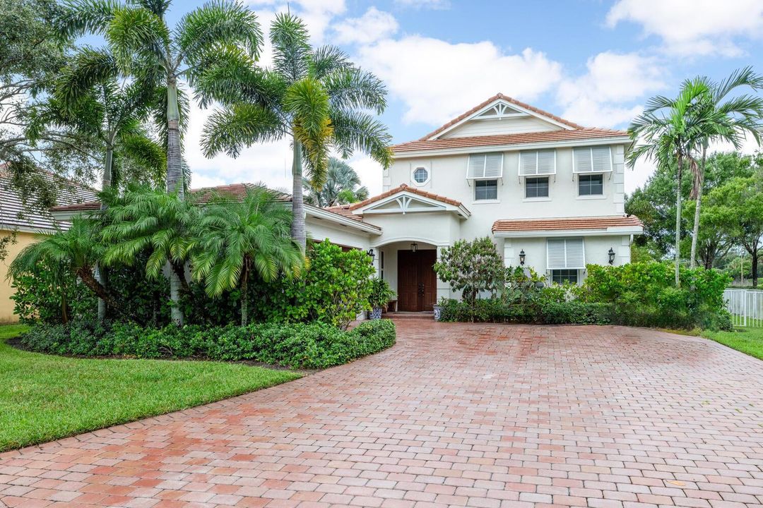 9241 Madewood Ct Royal Palm-large-055-02