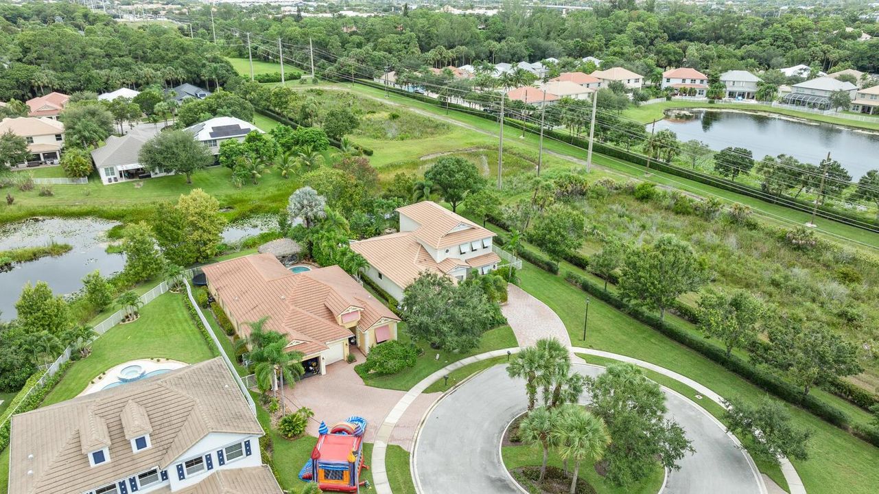 9241 Madewood Ct Royal Palm-large-004-00