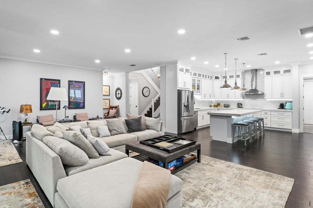 9241 Madewood Ct Royal Palm-large-017-04