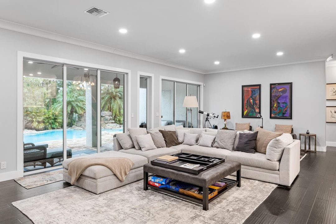 9241 Madewood Ct Royal Palm-large-016-03