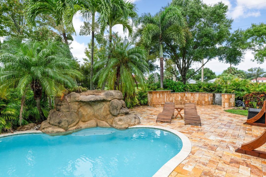 9241 Madewood Ct Royal Palm-large-030-02