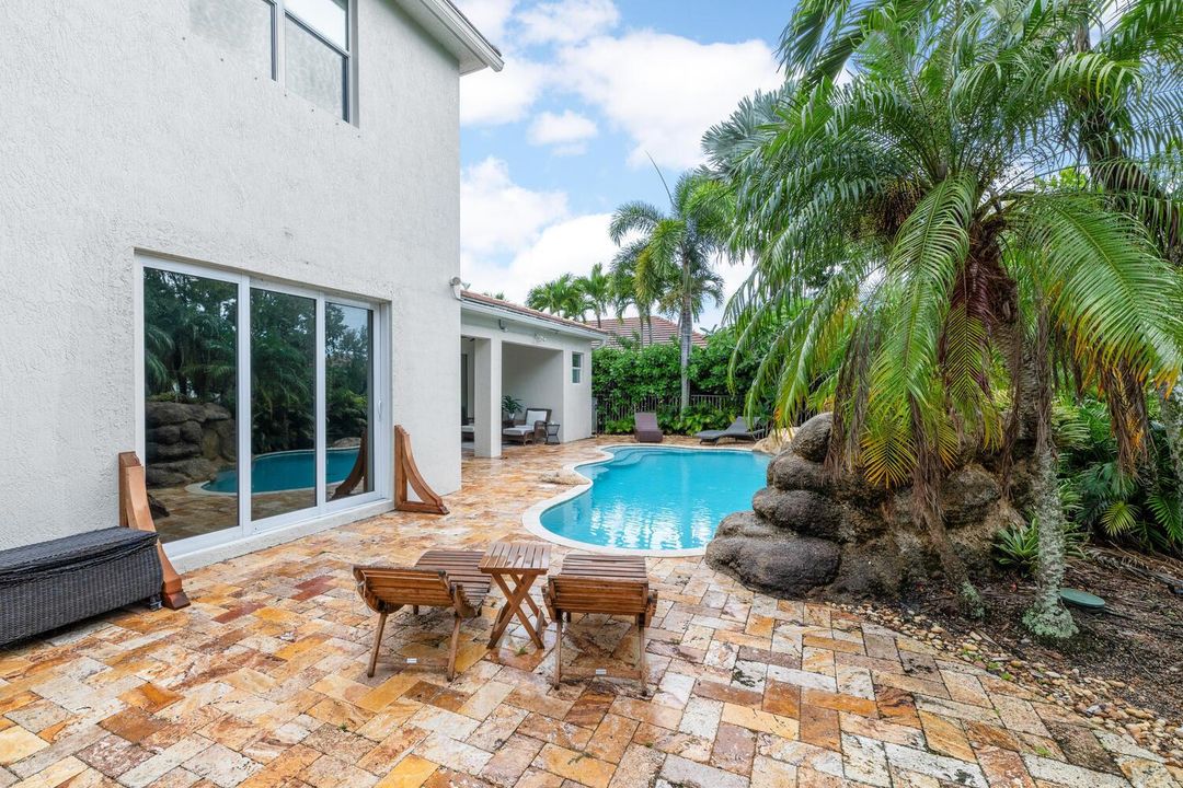 9241 Madewood Ct Royal Palm-large-032-02