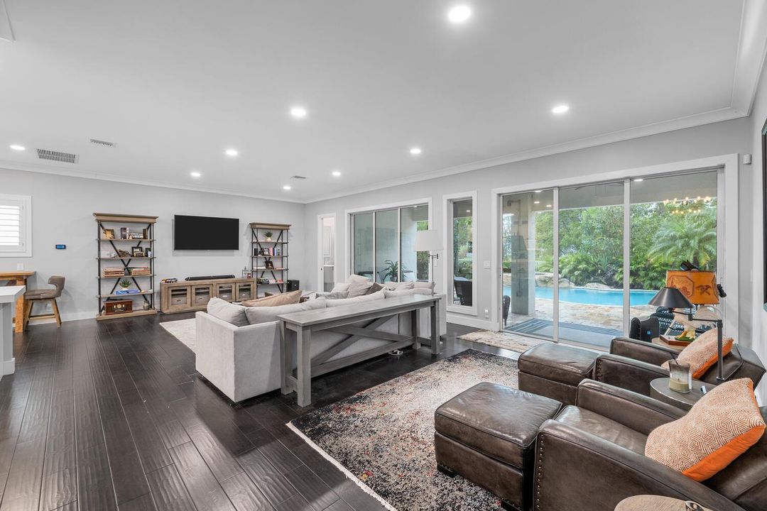 9241 Madewood Ct Royal Palm-large-024-05