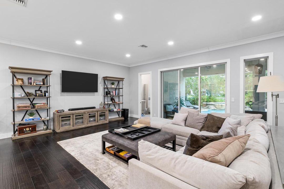 9241 Madewood Ct Royal Palm-large-014-05