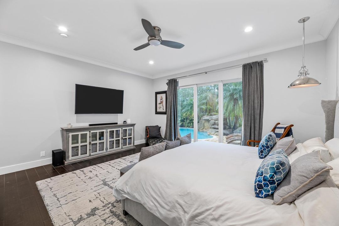 9241 Madewood Ct Royal Palm-large-037-01