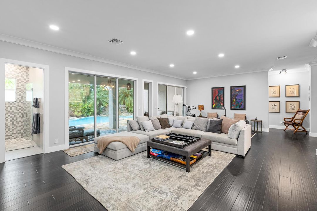 9241 Madewood Ct Royal Palm-large-015-03