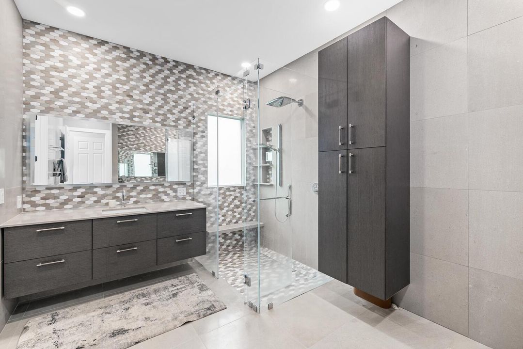 9241 Madewood Ct Royal Palm-large-039-03