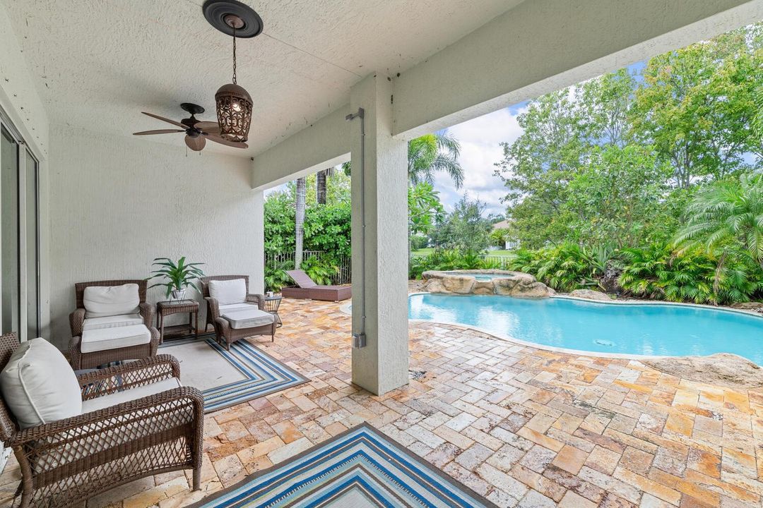 9241 Madewood Ct Royal Palm-large-025-04