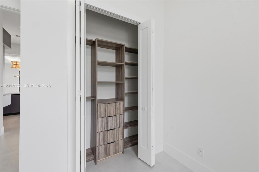 En Venta: $795,000 (4 camas, 4 baños, 2416 Pies cuadrados)