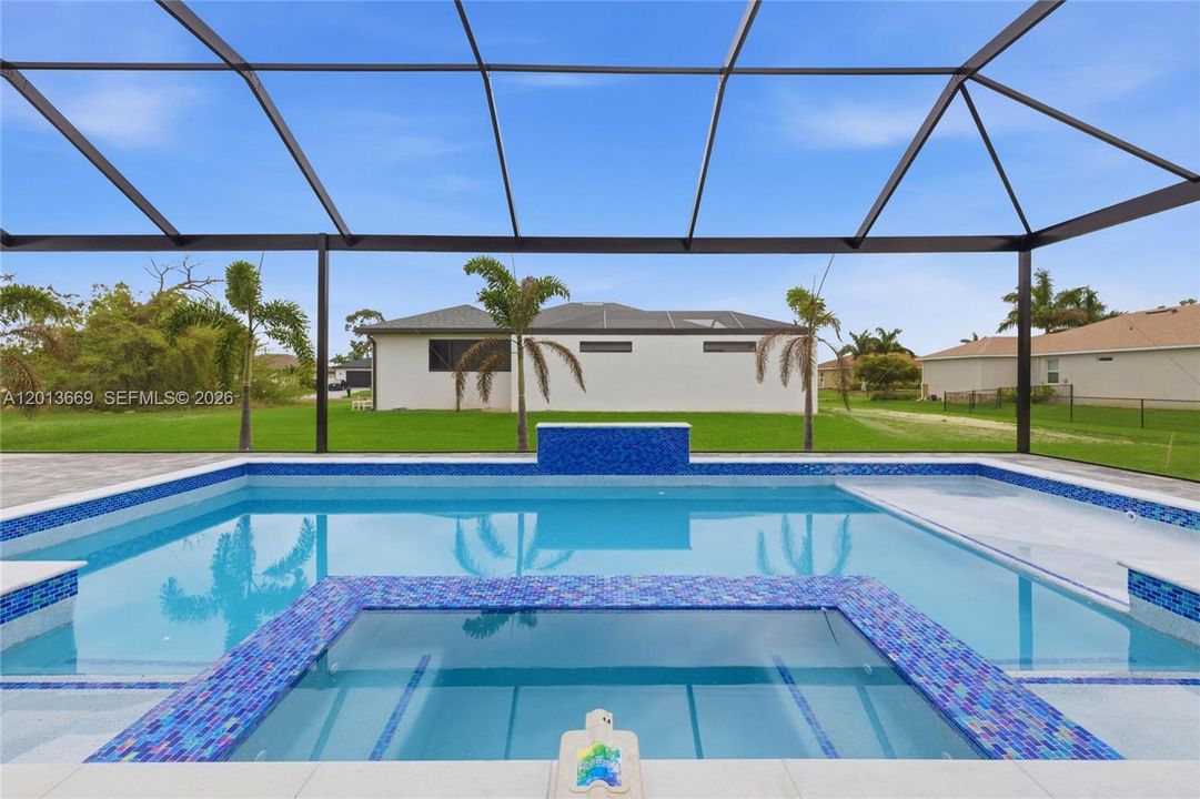 En Venta: $795,000 (4 camas, 4 baños, 2416 Pies cuadrados)