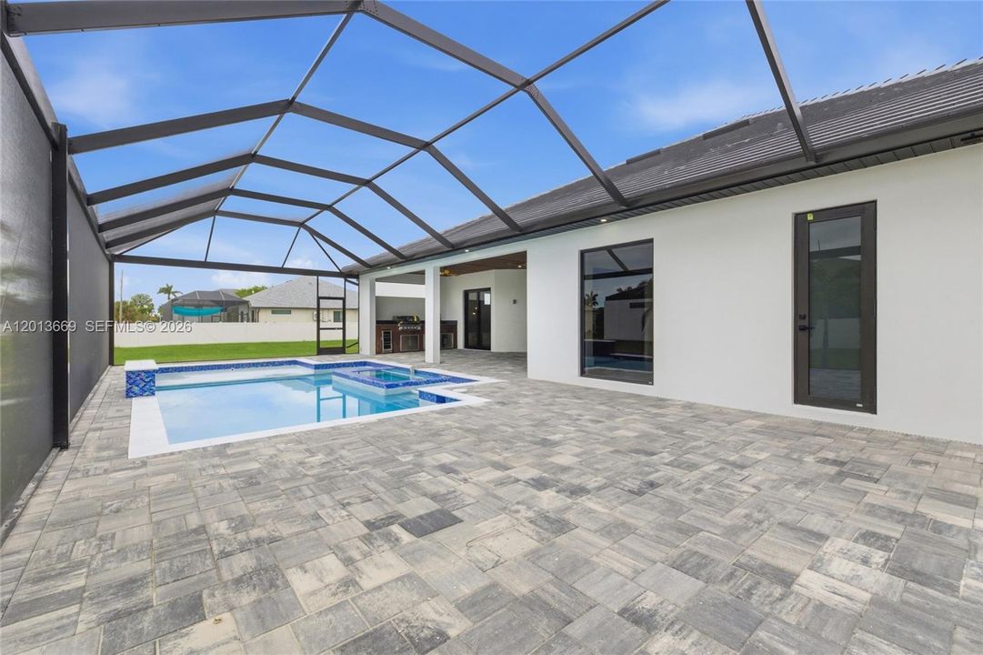 En Venta: $795,000 (4 camas, 4 baños, 2416 Pies cuadrados)