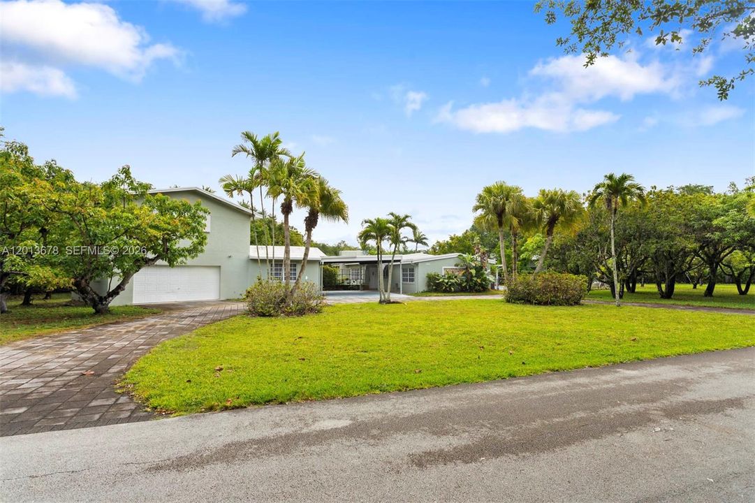 For Sale: $3,649,000 (36,590.00 acres)