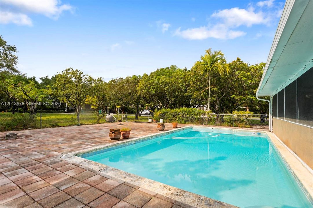 For Sale: $3,649,000 (36,590.00 acres)