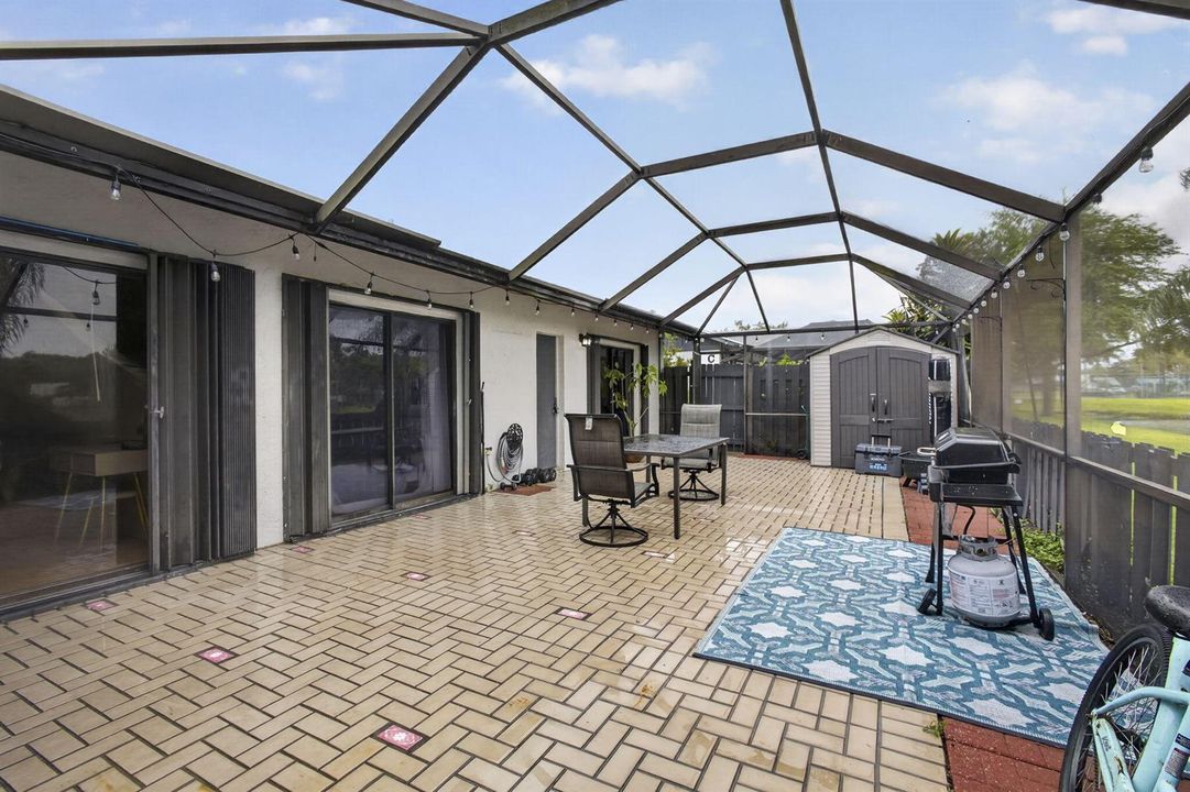 Screened-In Patio