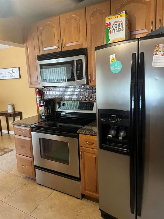 3310S-Kitchen3