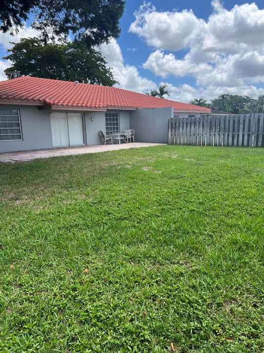 3310S-Backyard1
