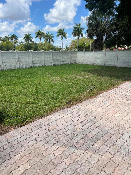3310S-Backyard2