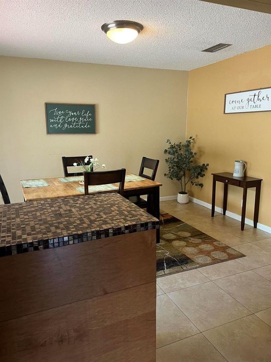 3310S-Dining2