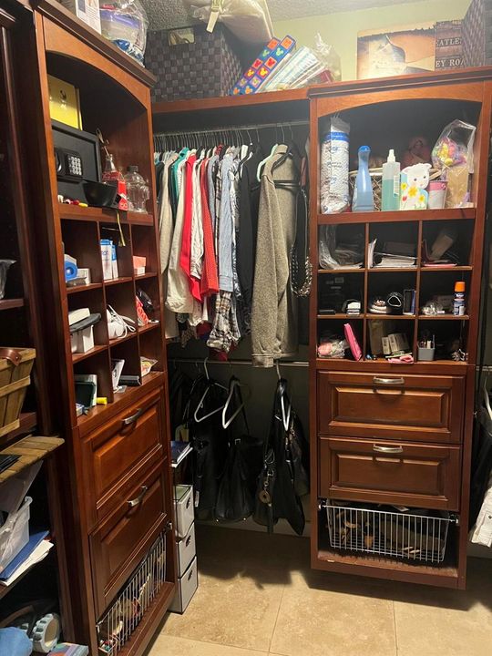 3310-PrimaryCloset