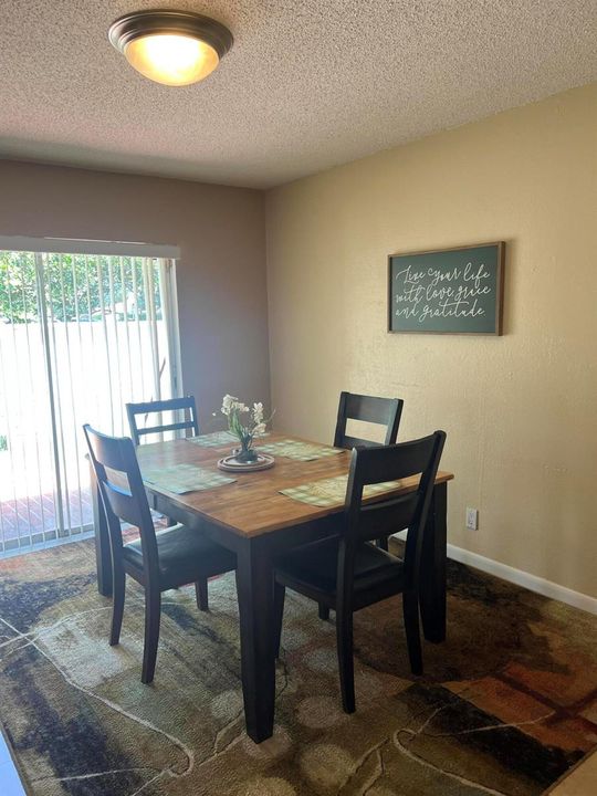 3310S-Dining