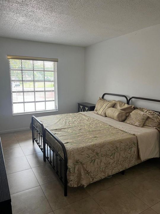 3310S-GuestBedroom1