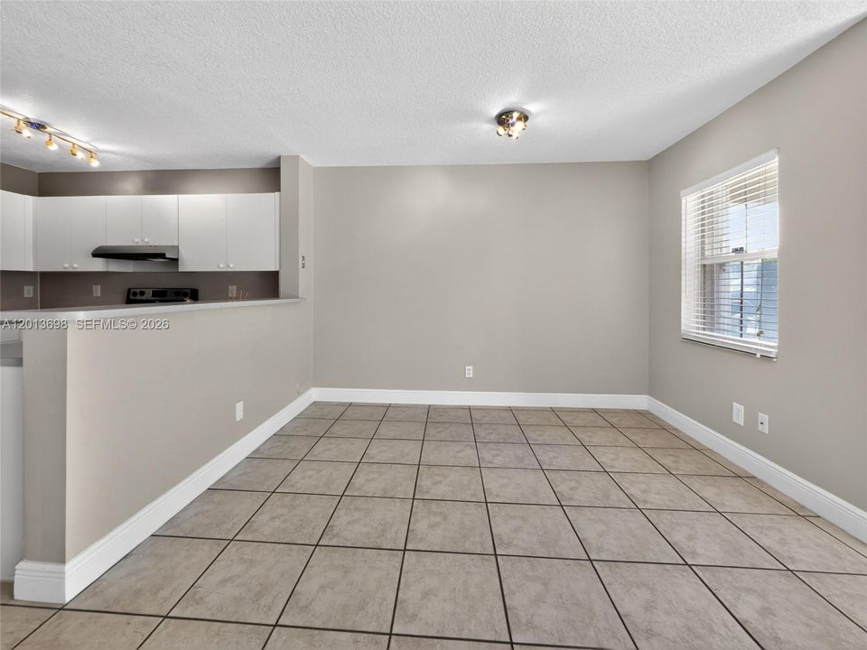 Activo con contrato: $2,500 (2 camas, 2 baños, 1153 Pies cuadrados)
