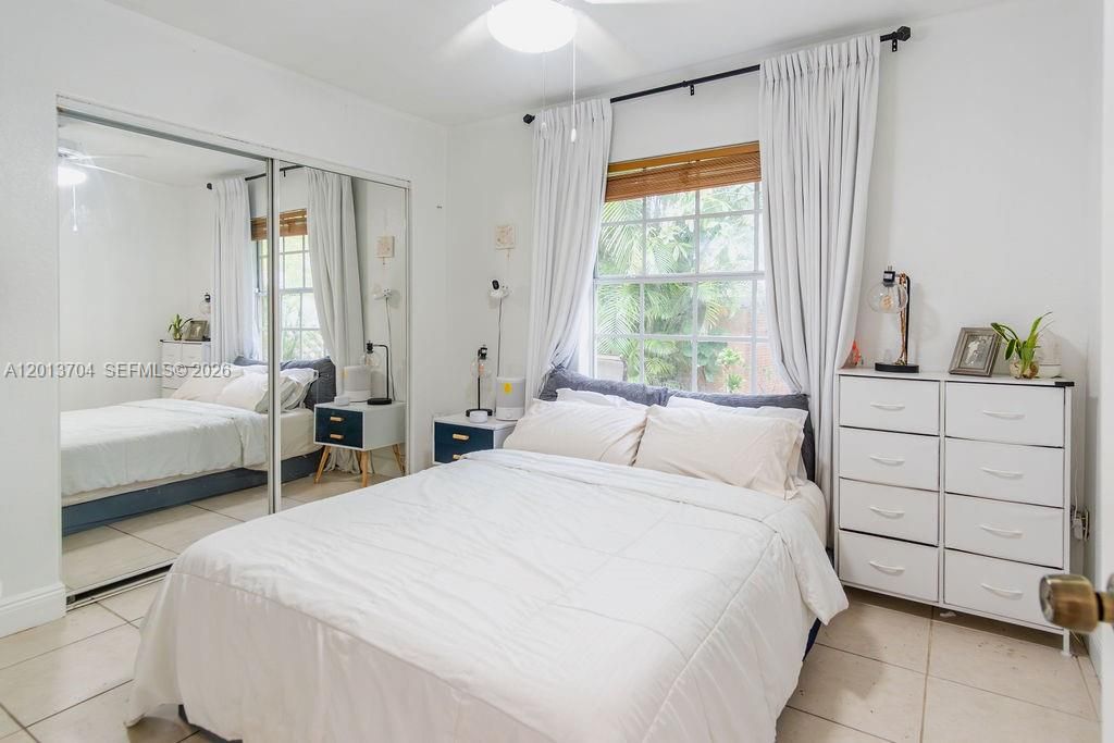 Activo con contrato: $579,000 (3 camas, 3 baños, 1605 Pies cuadrados)