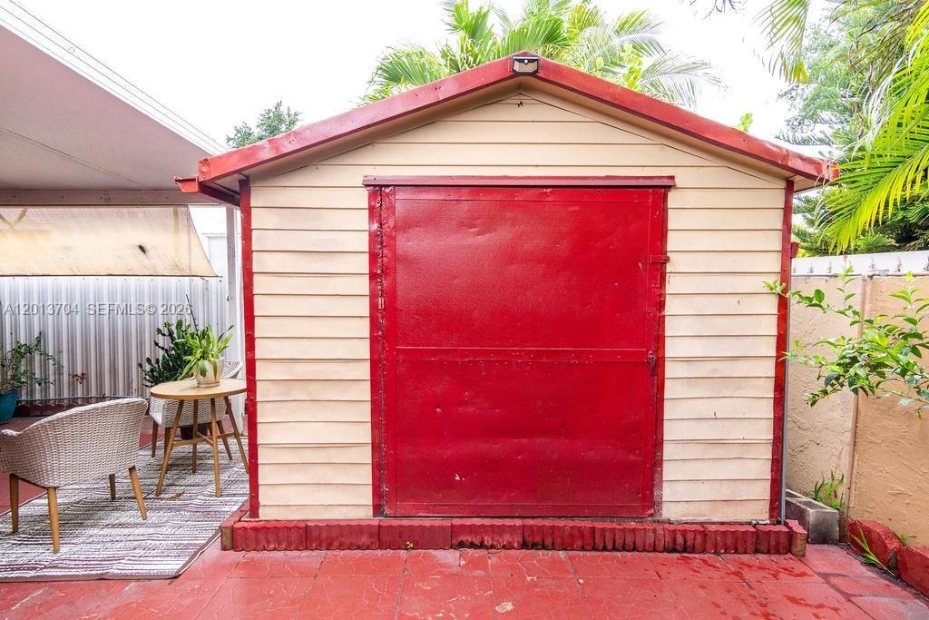 Activo con contrato: $579,000 (3 camas, 3 baños, 1605 Pies cuadrados)