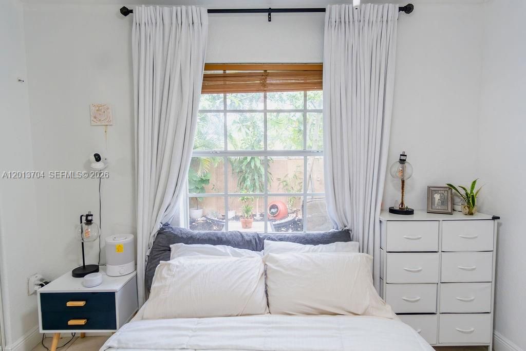 Activo con contrato: $579,000 (3 camas, 3 baños, 1605 Pies cuadrados)