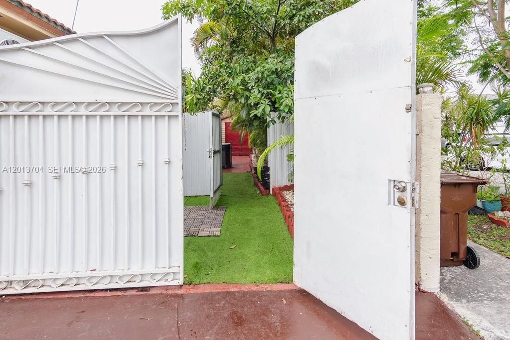 Activo con contrato: $579,000 (3 camas, 3 baños, 1605 Pies cuadrados)