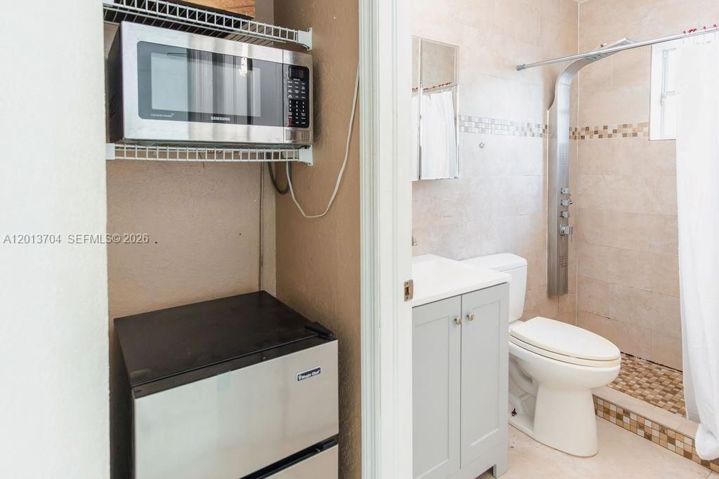 Activo con contrato: $579,000 (3 camas, 3 baños, 1605 Pies cuadrados)