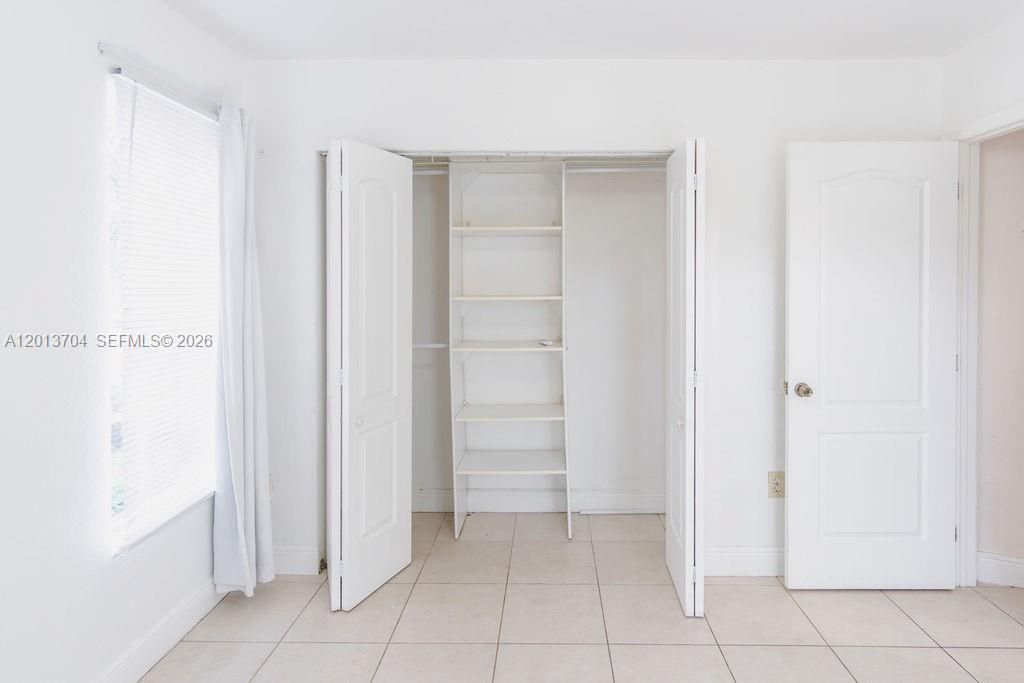 Activo con contrato: $579,000 (3 camas, 3 baños, 1605 Pies cuadrados)