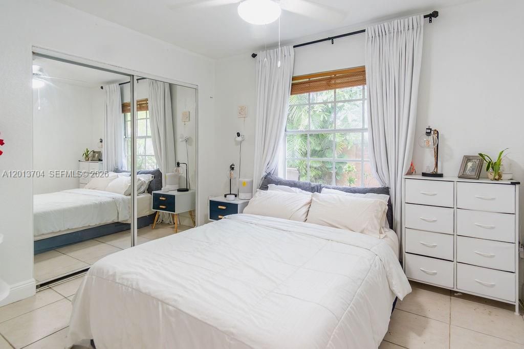 Activo con contrato: $579,000 (3 camas, 3 baños, 1605 Pies cuadrados)