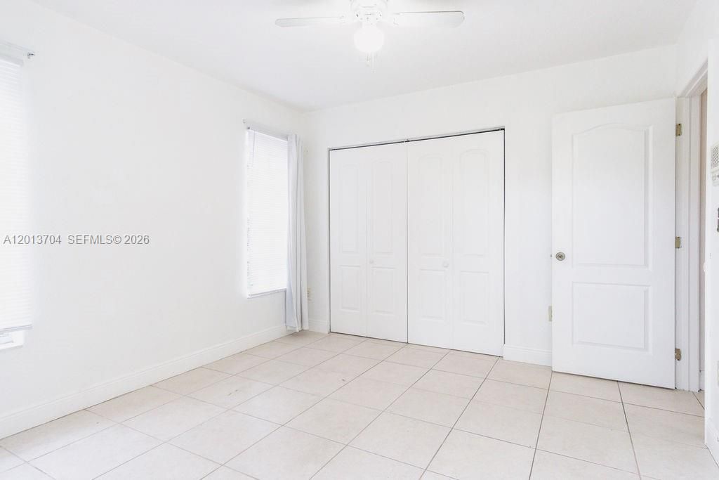 Activo con contrato: $579,000 (3 camas, 3 baños, 1605 Pies cuadrados)