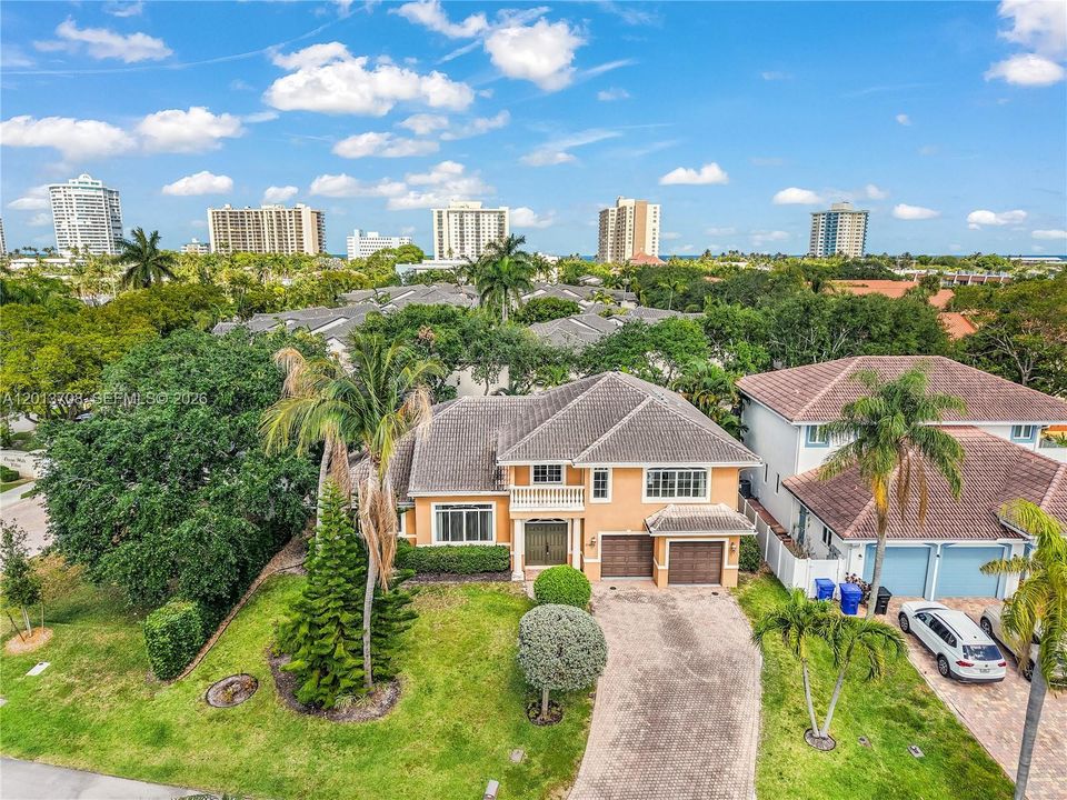 : $1,549,000 (3 спален, 3 ванн, 2901 Квадратных фут)
