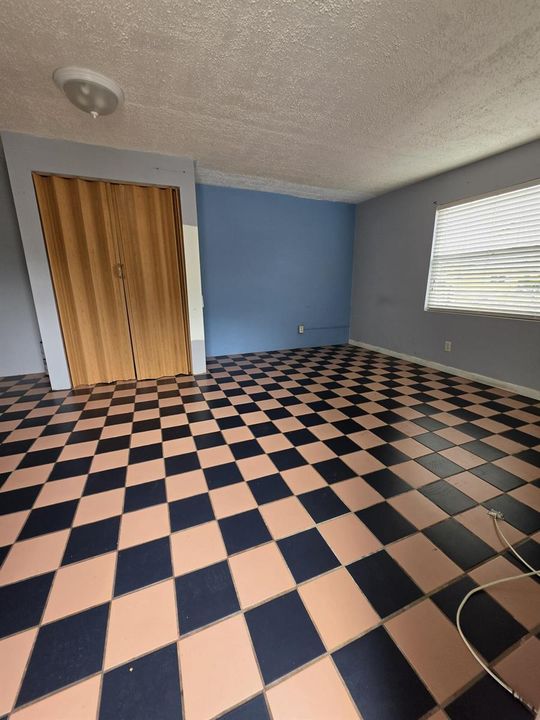 1000214484