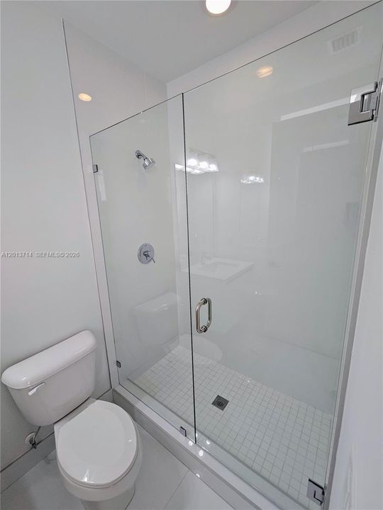 For Rent: $12,000 (6 beds, 7 baths, 4874 Square Feet)