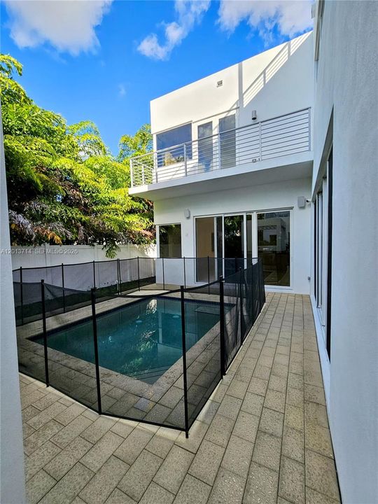 For Rent: $12,000 (6 beds, 7 baths, 4874 Square Feet)