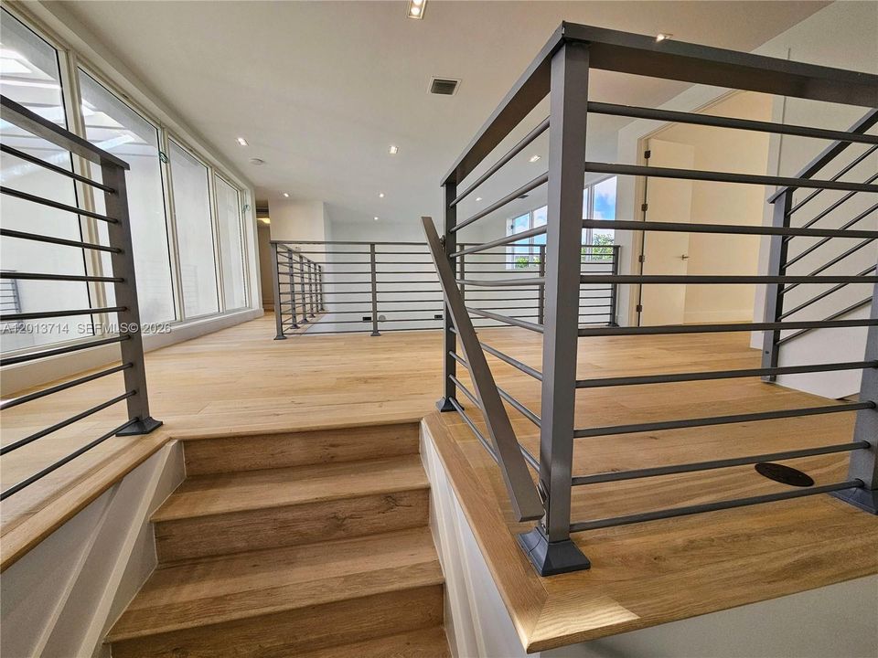 For Rent: $12,000 (6 beds, 7 baths, 4874 Square Feet)