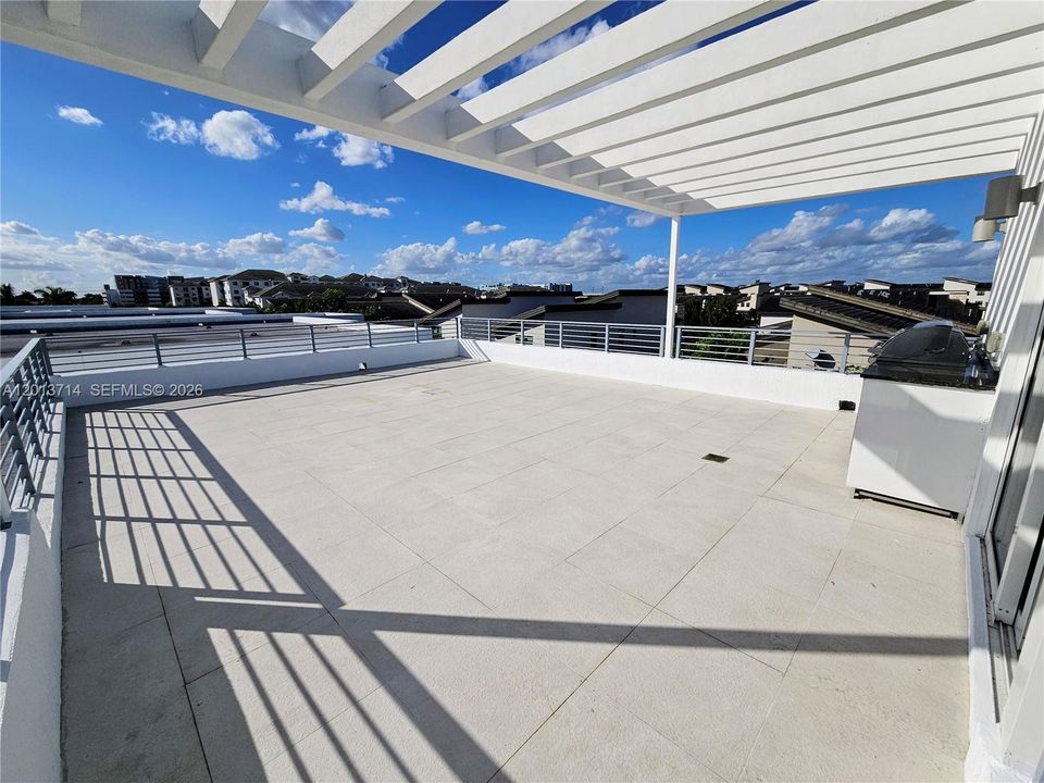 For Rent: $12,000 (6 beds, 7 baths, 4874 Square Feet)