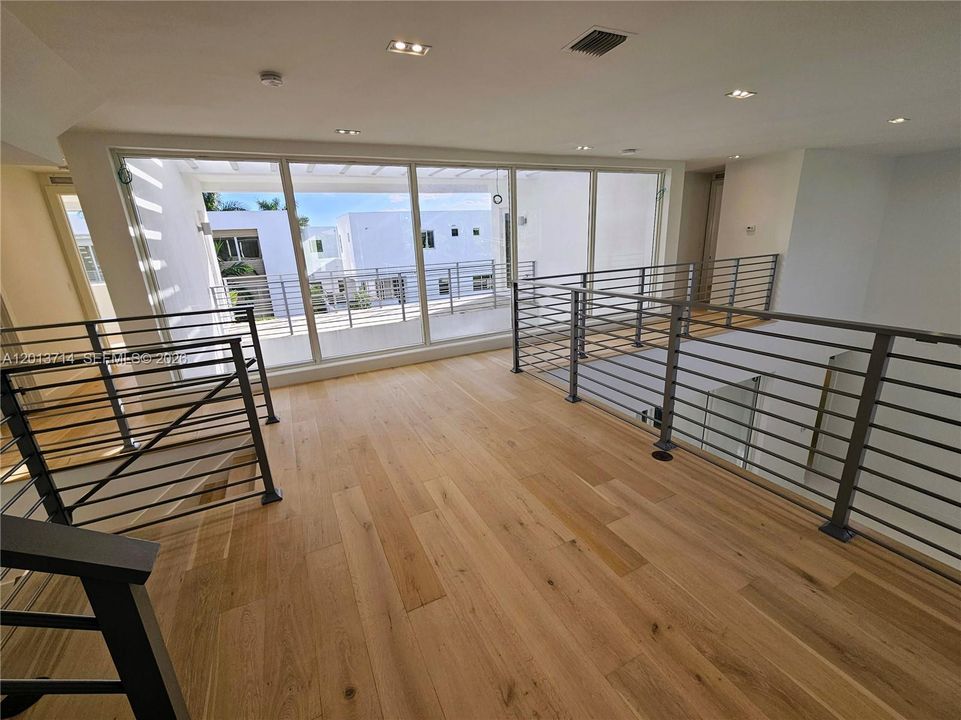 For Rent: $12,000 (6 beds, 7 baths, 4874 Square Feet)