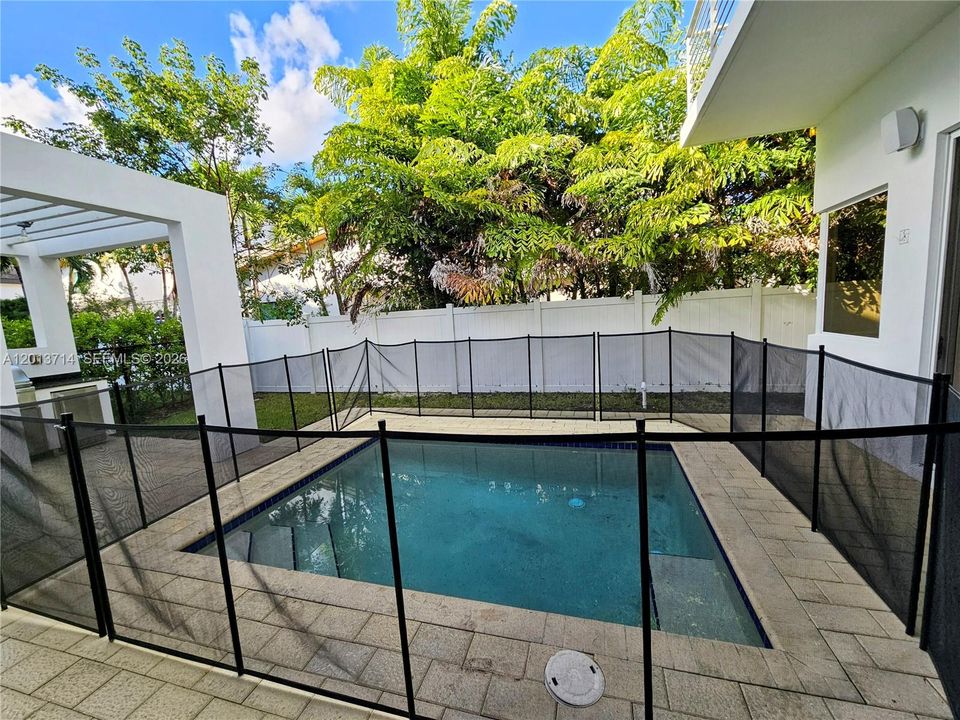 For Rent: $12,000 (6 beds, 7 baths, 4874 Square Feet)