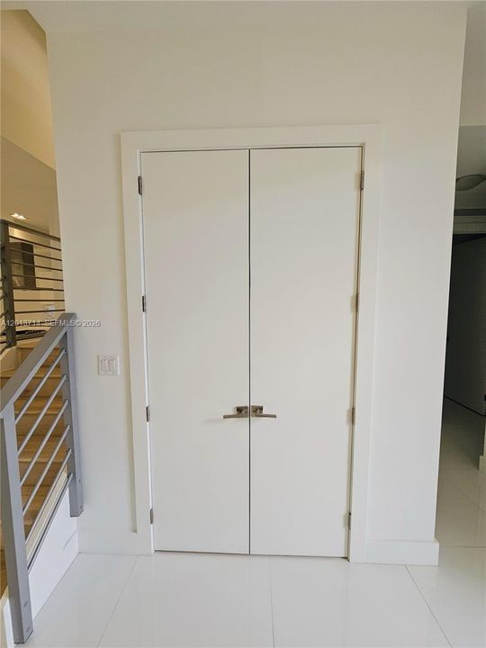 For Rent: $12,000 (6 beds, 7 baths, 4874 Square Feet)